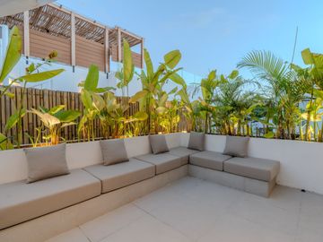 Luxury Tropical Villa for Sale in Bumbak, Kerobokan – North Kuta, Bali