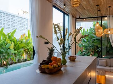 Luxury Tropical Villa for Sale in Bumbak, Kerobokan – North Kuta, Bali