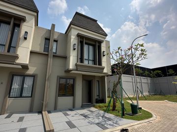 RUMAH BARU 2 LANTAI SELANGKAH KE TOL!