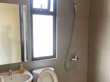 Disewakan Rumah Mozia Semi Furnished di BSD