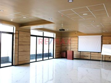 Local Comercial De Estreno En Alquiler | Piso 10 | Limitambo Tower