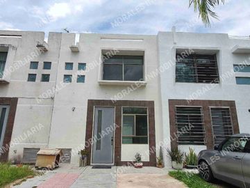 Casa en Venta - Privada Cumbres de la Pradera