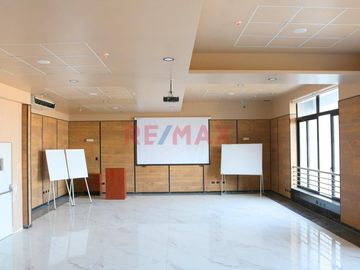 Oficina De Estreno En Alquiler | Piso 10 | Limitambo Tower