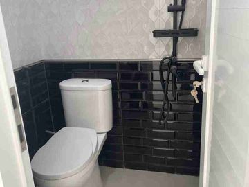Rumah baru ready stock 2 lantai di Komplek Margahayu Raya, Kota Bandung