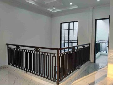 Rumah Baru Modern Classic di Pondok Kelapa - Duren Sawit