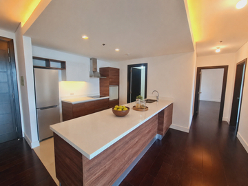 FOR SALE: 137 sqm Furnished Condo with Parking in Garden Towers Tower 2, Ayala Center Makati