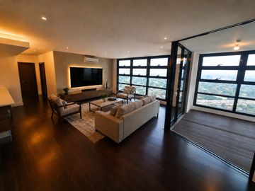 FOR SALE: 137 sqm Furnished Condo with Parking in Garden Towers Tower 2, Ayala Center Makati
