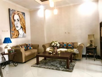 Rumah Mewah Full Kayu Jati SHM LT 200 m2 di Condongcatur Dekat Hartono Mall, UGM, UPN, Amikom, Polda DIY, Dalam Ringroad, Cocok Homestay