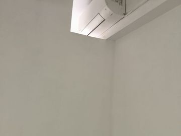 disewakan apartement bale hinggil 2 unit studio dijadikan 1 ada Ac kosongan lokasi strategis