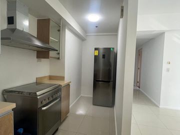 Arya Residences T1 | 3BR Luxury Condo | 37th Floor |178sqm | 2 Parking | ₱250K (Negotiable)