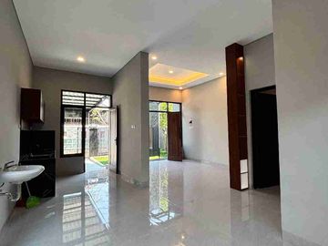 RUMAH MEWAH 2 LANTAI MODERN DI NGESTIHARJO KASIHAN BANTUL DEKAT ALUN-ALUN SELATAN