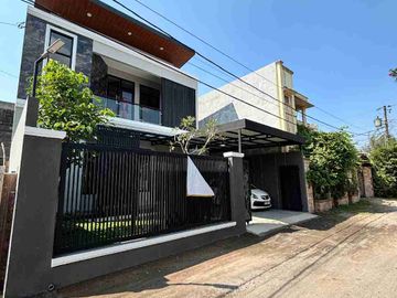 RUMAH MEWAH 2 LANTAI MODERN DI NGESTIHARJO KASIHAN BANTUL DEKAT ALUN-ALUN SELATAN
