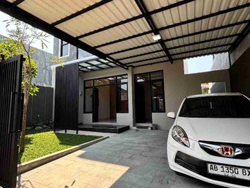 RUMAH MEWAH 2 LANTAI MODERN DI NGESTIHARJO KASIHAN BANTUL DEKAT ALUN-ALUN SELATAN