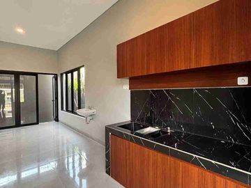 RUMAH MEWAH 2 LANTAI MODERN DI NGESTIHARJO KASIHAN BANTUL DEKAT ALUN-ALUN SELATAN