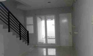 Disewakan rumah 2 lantai dekat mall di cluster acasia Summarecon bekasi
