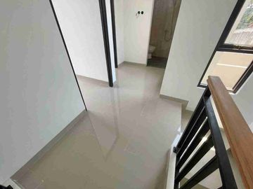 Promo Merdeka Rumah 2 Lantai Harga 1 Lantai di Pocis, Bakti Jaya, Tangsel