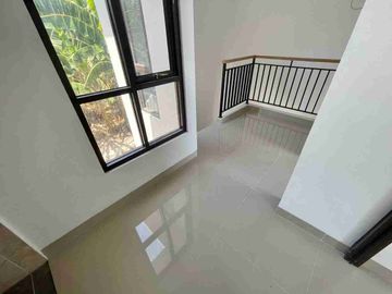 Promo Merdeka Rumah 2 Lantai Harga 1 Lantai di Pocis, Bakti Jaya, Tangsel