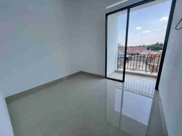 Promo Merdeka Rumah 2 Lantai Harga 1 Lantai di Pocis, Bakti Jaya, Tangsel
