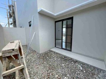 Promo Merdeka Rumah 2 Lantai Harga 1 Lantai di Pocis, Bakti Jaya, Tangsel
