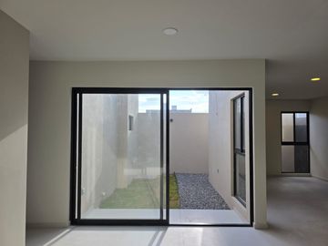 SE VENDE CASA DE UN PISO, ZONA DE EL MIRADOR, QUERÉTARO