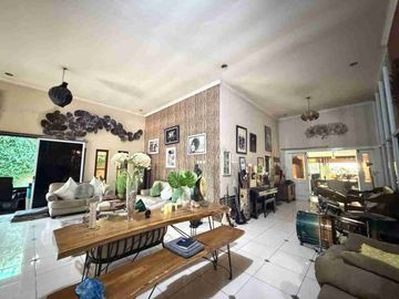 Rumah Nyaman Luas Plus 4 Bangunan di Kartasura