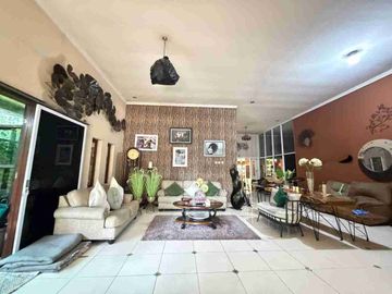 Rumah Nyaman Luas Plus 4 Bangunan di Kartasura