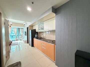 ONE UPTOWN RESIDENCE: 1BR for SALE, 55.5 sqm, Fully furnished, 1 parking, P16.9M