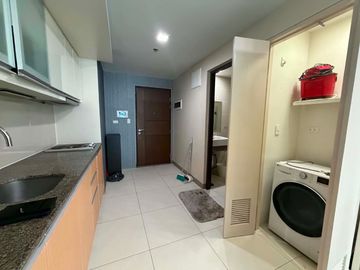 ONE UPTOWN RESIDENCE: 1BR for SALE, 55.5 sqm, Fully furnished, 1 parking, P16.9M