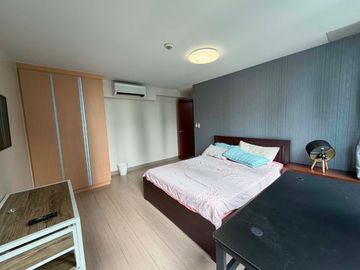 ONE UPTOWN RESIDENCE: 1BR for SALE, 55.5 sqm, Fully furnished, 1 parking, P16.9M
