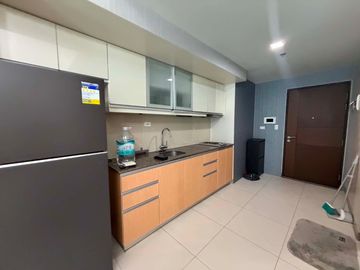 ONE UPTOWN RESIDENCE: 1BR for SALE, 55.5 sqm, Fully furnished, 1 parking, P16.9M