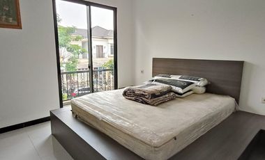Rumah dengan Private pool di cluster Jadeite De Park BSD City