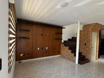 CASA EN VENTA EN PRIVADA MONTELIMAR, CUAUTITLAN IZCALLI, EATDO DE MEXICO.