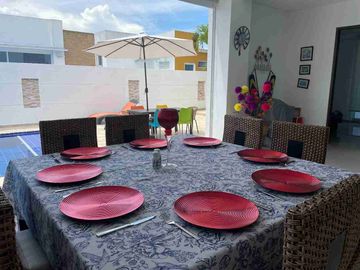 ESPECTACULAR Y MODERNA CASA CAMPESTRE DE 365 MT2, CON PISCINA PRIVADA, EN CONDOMINIO CAMPESTRE.