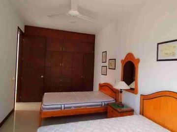 HERMOSA CASA CAMPESTRE ESQUINERA 4 HABITACIONES, CON PISCINA TIPO ROMANA.