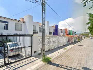 CASA EN VENTA EN BLVD. DOLORES DEL RÍO, LA JOYA, SANTIAGO DE QUERETARO, QRO.