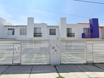 CASA EN VENTA EN BLVD. DOLORES DEL RÍO, LA JOYA, SANTIAGO DE QUERETARO, QRO.