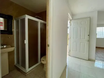 CASA EN VENTA EN JARDINES DE VILLAS DE SANTIAGO, QUERETARO.