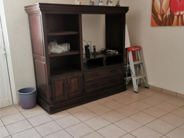 CASA EN VENTA EN JARDINES DE VILLAS DE QUERETARO, QUERETARO.
