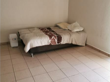 CASA EN VENTA EN JARDINES DE VILLAS DE QUERETARO, QUERETARO.