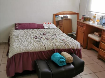CASA EN VENTA EN JARDINES DE VILLAS DE QUERETARO, QUERETARO.