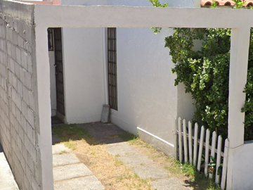 CASA EN VENTA EN JARDINES DE VILLAS DE QUERETARO, QUERETARO.