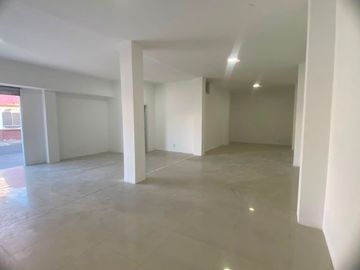 Se alquila local comercial en la Av. Ferroviaria