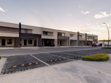 sa Casa en Venta en SECTOR ALBERDI EN FRACC. MONTENOVA a 30 mnts. del Aeropuerto I. de Monterrey Excelente Ubicación con Varias Amenidades