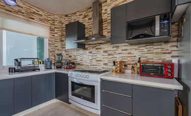 Casa en Venta, Cerro El Macho, Privada Juriquilla. Querétaro