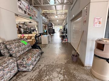 Nave Industrial en Venta y Amplio Estacionamiento en Ensenada