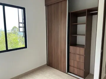 Hermosa Casa Nueva en Lago Esmeralda con Increíbles Vistas