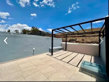 Hermosa Casa Nueva en Lago Esmeralda con Increíbles Vistas