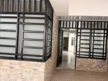 AMPLIA CASA EN CONJUNTO CERRADO,CON PLANCHA PARA SEGUNDO PISO!!!