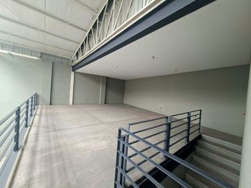NAVE INDUSTRIAL NUEVA EN RENTA SOBRE MALECÓN DEL RÍO EN LEÓN GTO - CON LOCAL COMERCIAL