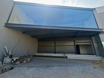 NAVE INDUSTRIAL NUEVA EN RENTA SOBRE MALECÓN DEL RÍO EN LEÓN GTO - CON LOCAL COMERCIAL